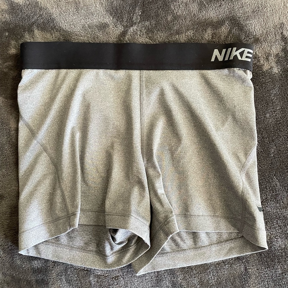 Women’s Nike Pro Shorts 3” inseam